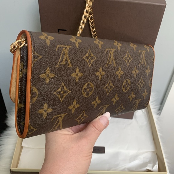 ❌SOLD❌2000 authentic Louis Vuitton Twin Pochette GM with box and free chain - Picture 8 of 17